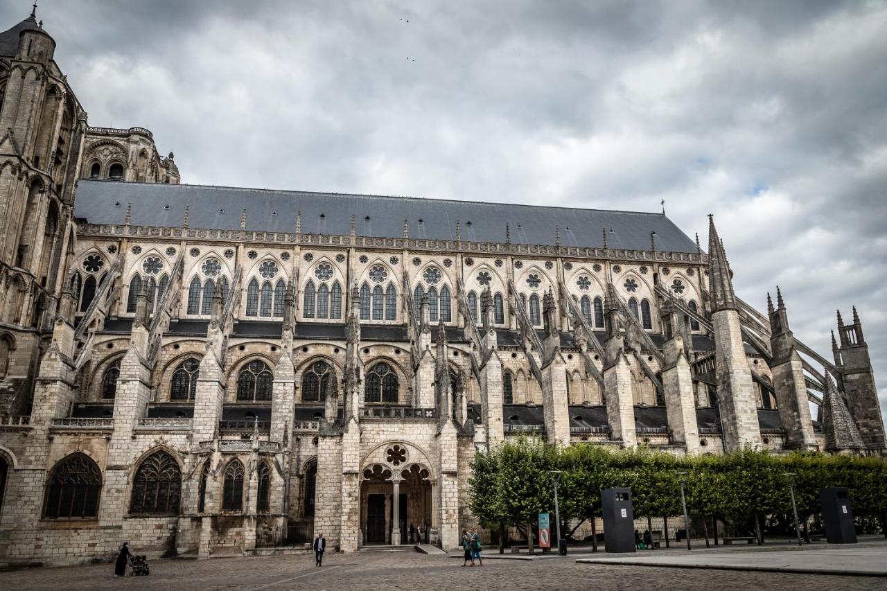 L'Hotel De Panette, Charpente Historique - Cathedrale Bourges Ngoại thất bức ảnh